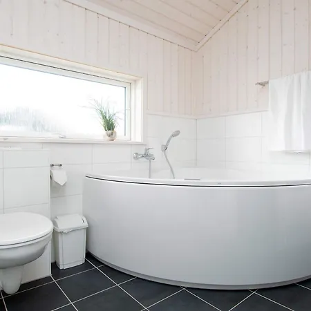 Nordic Retreat With Private Sauna Großenbrode